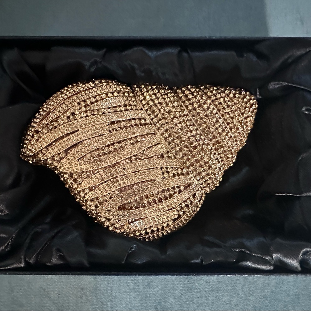 Natasha Shell Clutch